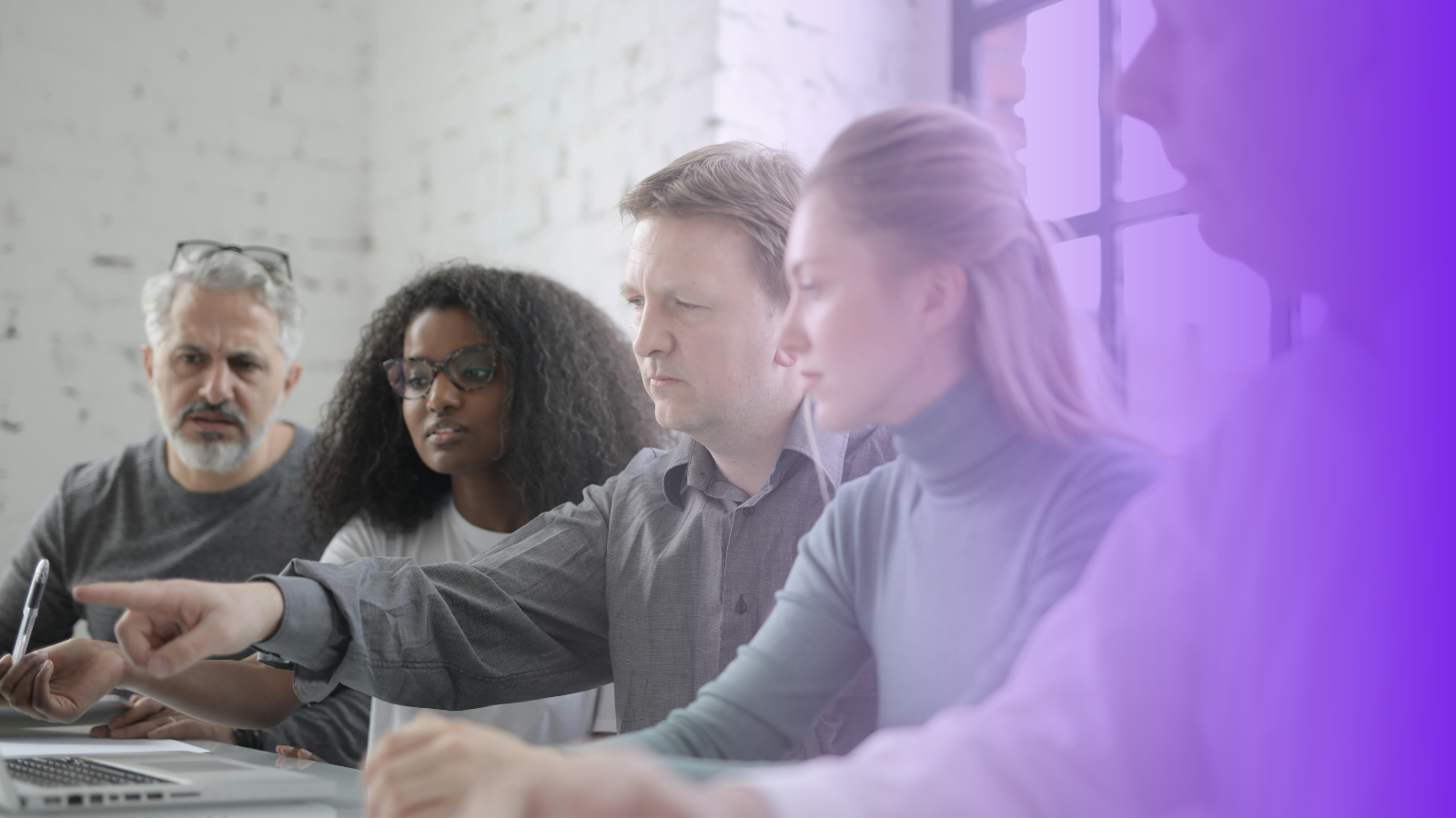 Nieformalny mentoring – kiedy pomaga, a kiedy szkodzi?