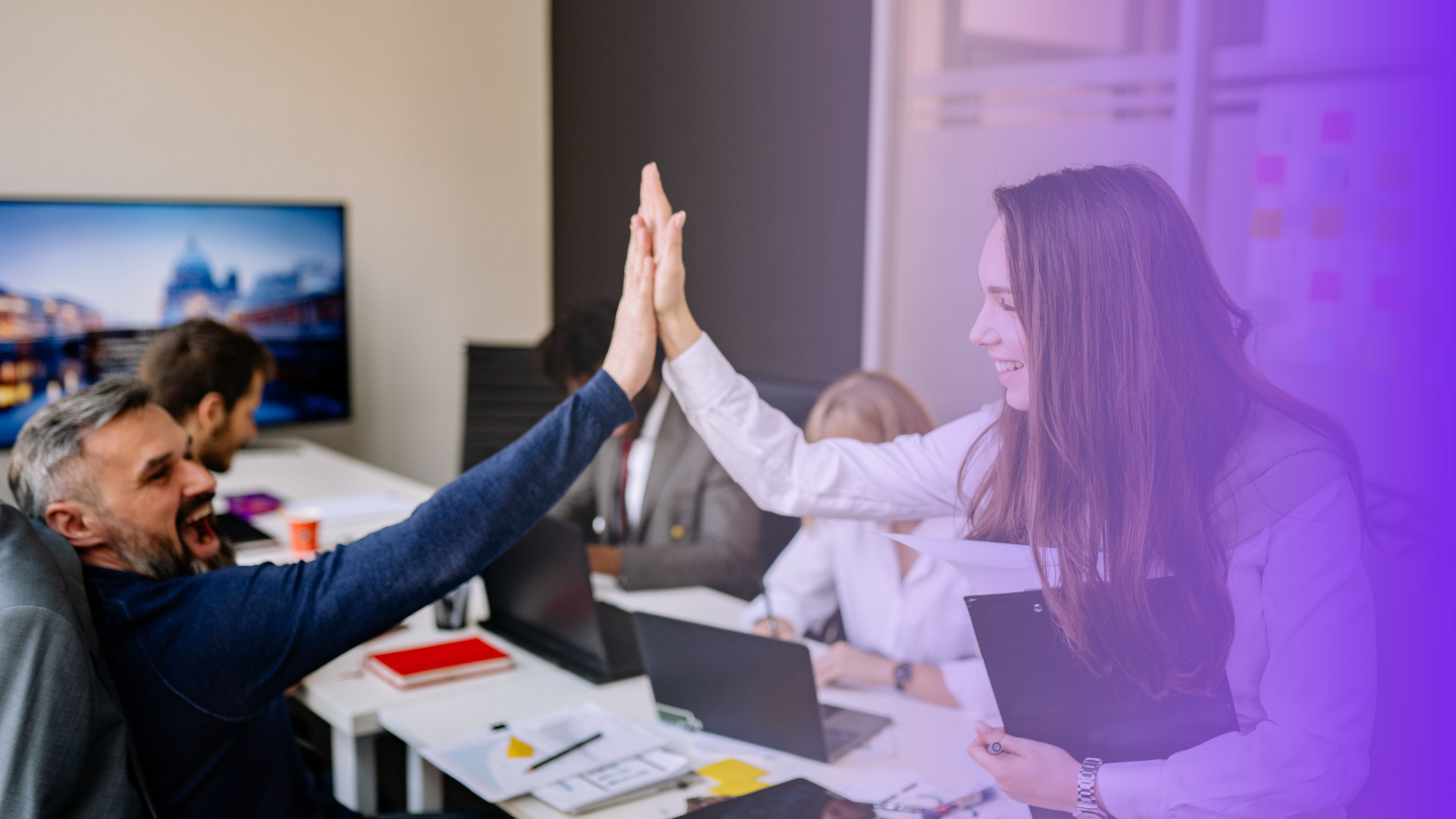 Programy mentoringowe w dużych firmach – 7 case studies i przykłady efektów mentoringu